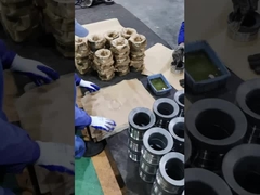 Bagian-bagian dari truk retakan ada di stok.