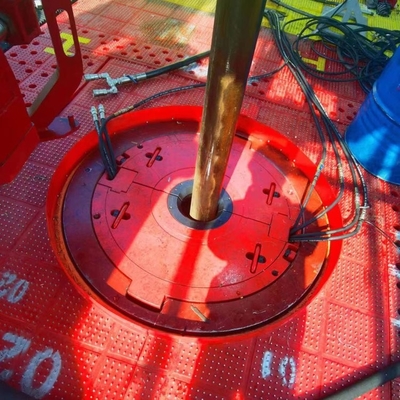 Mat Anti Skid Merah Tipe ZP Rotary Atble 30mm Mat Plastik Non Slip Untuk Rig Pengeboran