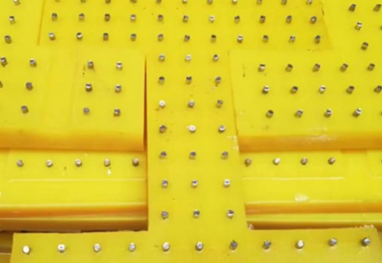 Meja Berputar Anti Slip Mat Oil Proof Untuk Platform Pengeboran Lapangan Minyak Bahan Poliuretan