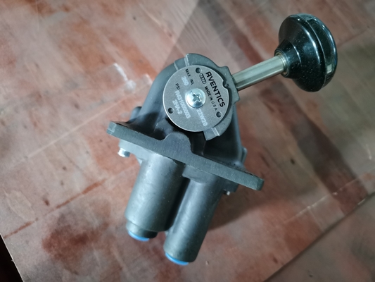 XJ750 Workover Rig Spare Part Tiga Posisi Katup Empat Arah P59335