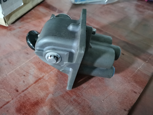 XJ750 Workover Rig Spare Part Tiga Posisi Katup Empat Arah P59335