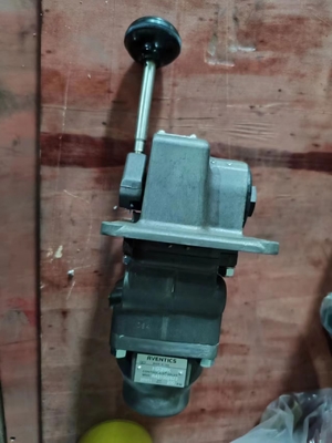 Bagian Rig Workover XJ750 Main Drum Gabungan Katup Pengatur Tekanan