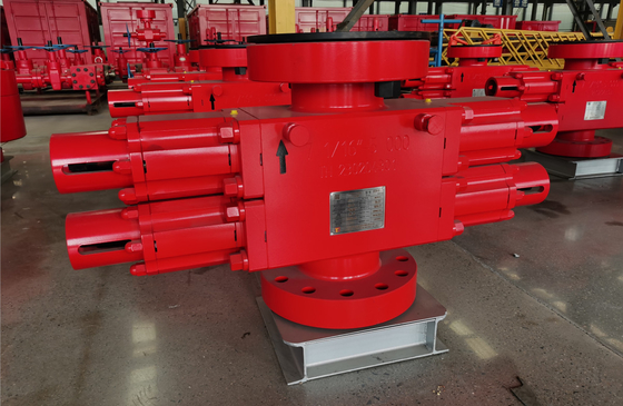 Manual Double Ram BOP Tekanan 5000PSI 7-1/16 "Pemblokiran Ledakan Pengeboran Lapangan Minyak
