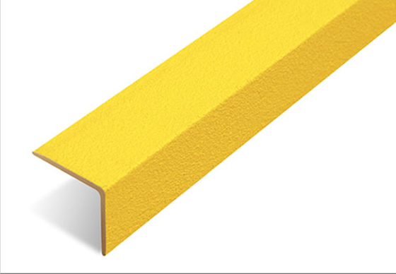 FRP Anti Slip Stair Nosing Anti Slip Mat Surface Coating Resin Iso AS4586 Untuk Oilfield Stair