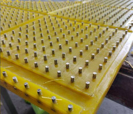 Meja Putar Kuning Bahan PU Anti Slip Mat Desain Tahan Aus Memenuhi Persyaratan ISO 9001 Ideal untuk Penggunaan Tugas Berat